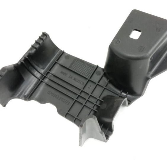 Suporte Carpete Dianteiro Direito Equinox 2020 84220299