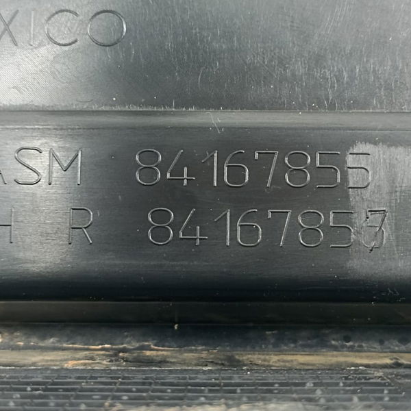 Spoiler Externa Traseira Direita Gm Equinox 2020 84167855