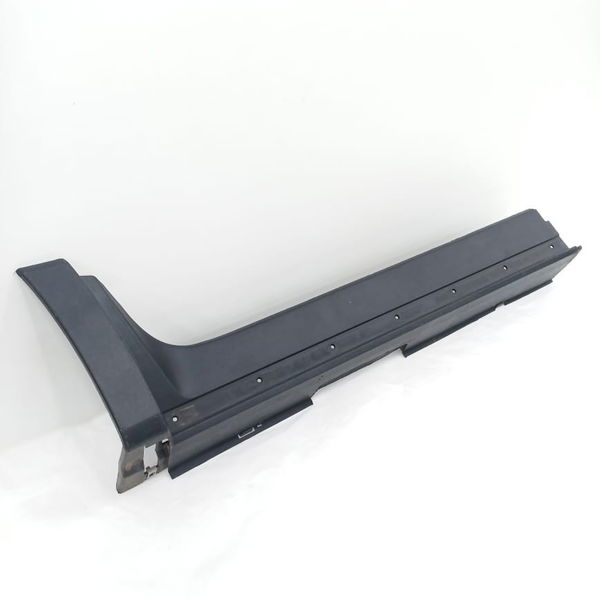 Spoiler Externa Traseira Direita Gm Equinox 2020 84167855