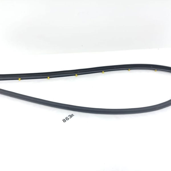 Borracha Spoiler Lateral Direito Gm Equinox 2020