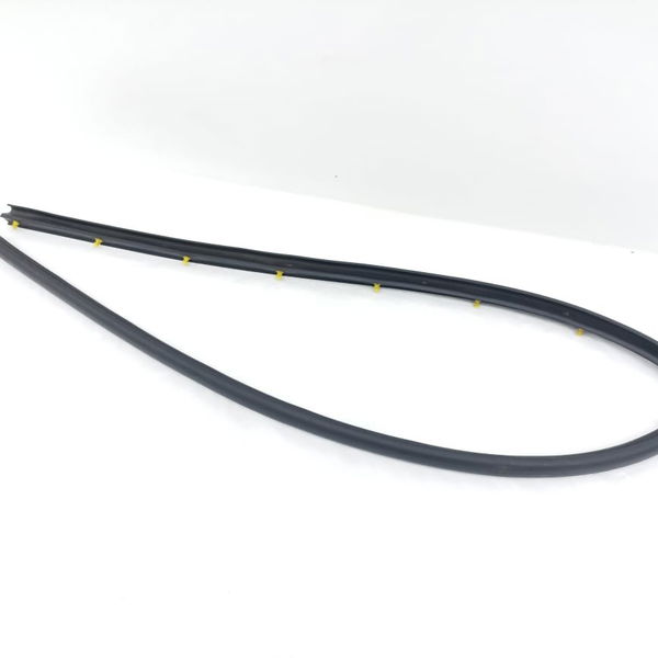 Borracha Spoiler Lateral Direito Gm Equinox 2020