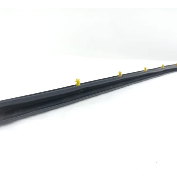 Borracha Spoiler Lateral Direito Gm Equinox 2020