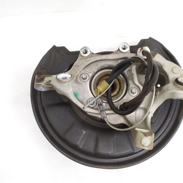 Montante Cubo Traseiro Direito Mercedes C180 2012 Detalhe