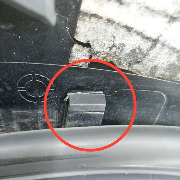 Aplique Traseiro Direito Land Rover Discovery 2010 Cmd400