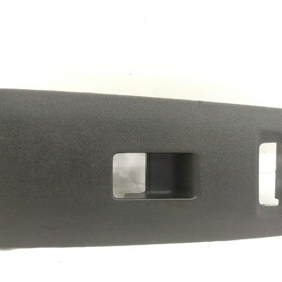 Moldura Botão Vidro Dianteira Direita Tracker 2018 Detalhe