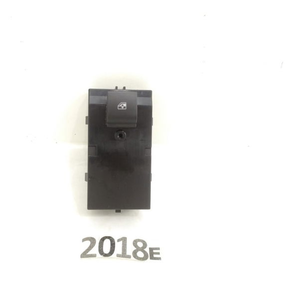 Botão Comando Vidro Porta Dianteira Direita Tracker 2018