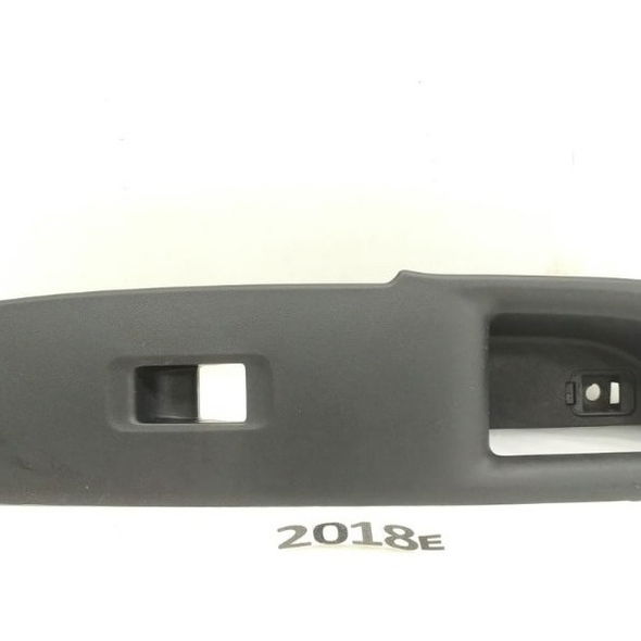 Moldura Botão Vidro Dianteiro Direito Outlander 2015
