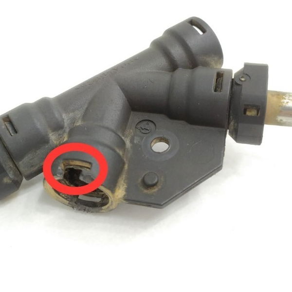Cano Mangueira Discovery 4 V8 3.0 2010 Detalhe