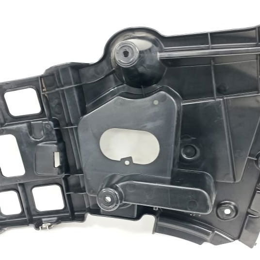 Guia Esquerdo Parachoque Traseiro Bmw X1 2013 Detalhe