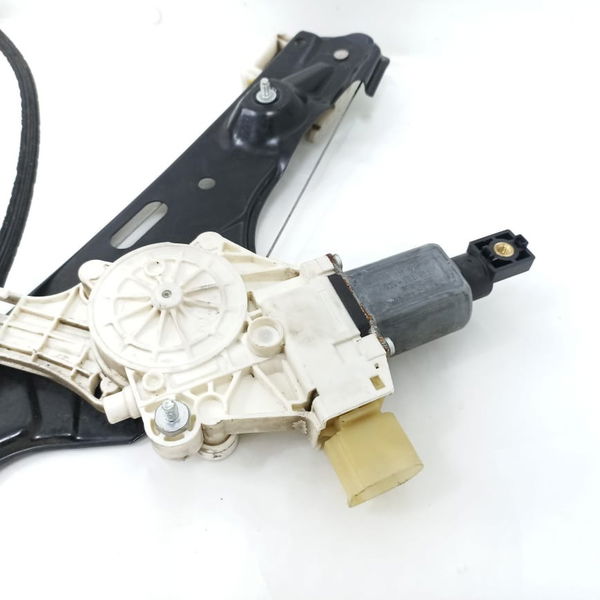 Máquina De Vidro Dianteiro Direito Bmw X1 2012