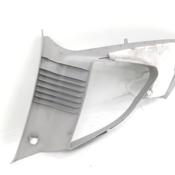 Acabamento Vigia Traseiro Direito Bmw X1 2012 2013