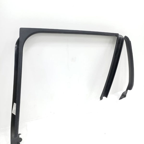 Guarnição Porta Traseira Esquerda Bmw X1 2012 2013