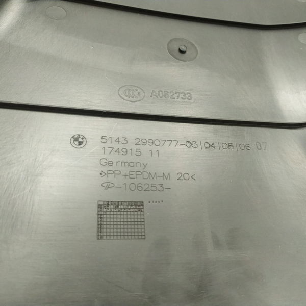 Acabamento Coluna Central Esquerda Com Detalhe  Bmw X1 2013