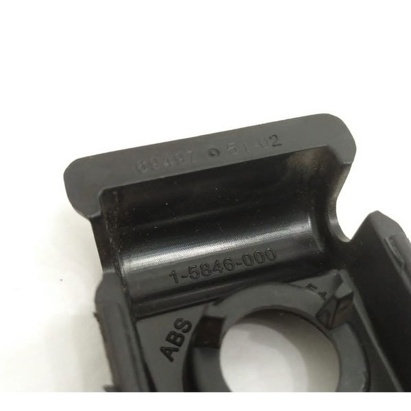 Acabamento Grampo Pastilha Porta Malas Bmw X1 2013