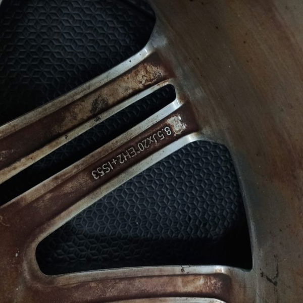 Roda Aro 20 Estepe Land Rover Discovery 4 2010 Detalhe