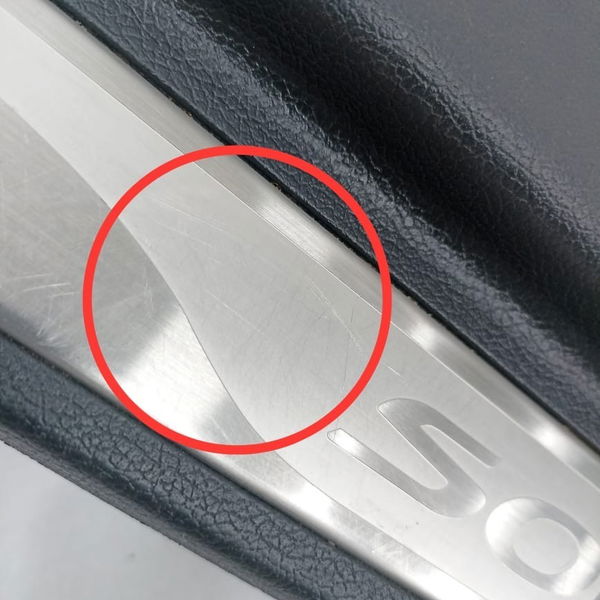 Soleira Porta Dianteira Direita Hyundai Sonata 2011 Detalhe