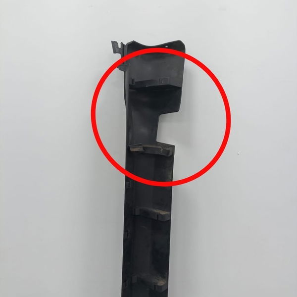 Spoiler Lateral Esquerda  Jeep Compass Flex 2016 Detalhe
