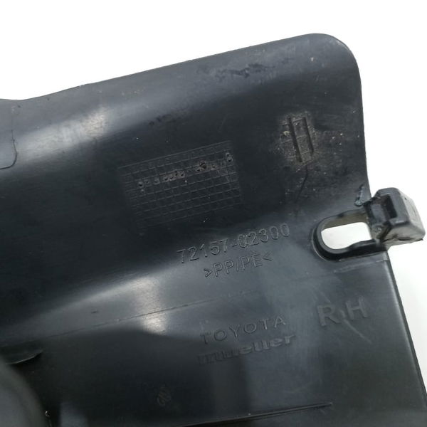 Acabamento Direito Trilho 7215702300 Toyota Corolla 2016