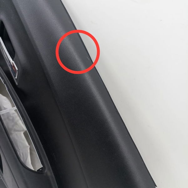 Forro Porta Traseira Direita Gm Tracker 2015 Detalhe