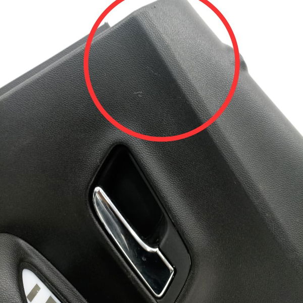 Forro Porta Traseira Direita Gm Tracker 2015 Detalhe