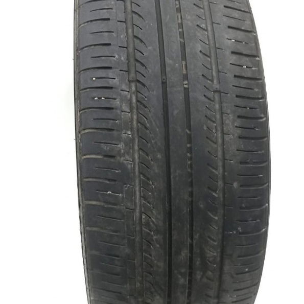 Pneu Kumho Solus 225/45 R18 Detalhe Dot 4310