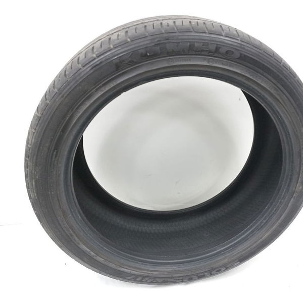 Pneu Kumho Solus 225/45 R18 Detalhe Dot 4310
