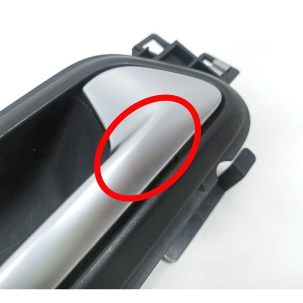 Maçaneta Interna Porta Dianteira Direita Amarok 2011 Detalhe
