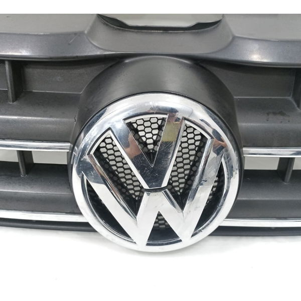 Grade Frontal Vw Amarok 2011 Detalhe