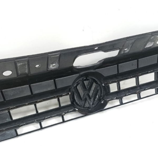 Grade Frontal Vw Amarok 2011 Detalhe