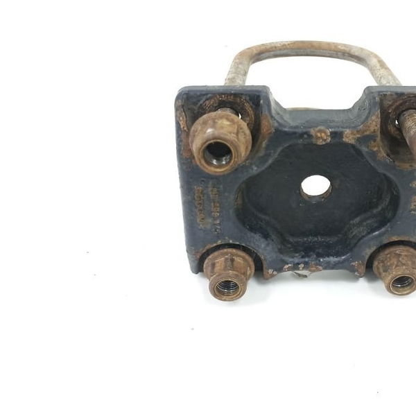 Suporte Grampo Feixe Mola Traseira Esquerda Amarok 2011