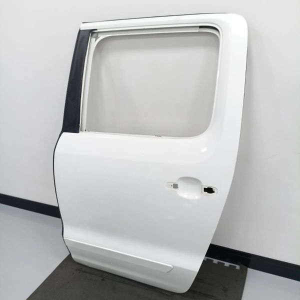 Porta Lata Traseira Esquerda Volkswagen Amarok 2011  Detalhe