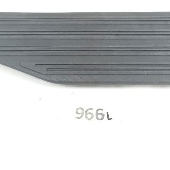 Soleira Porta Traseira Esquerda Volkswagen Amarok 2011