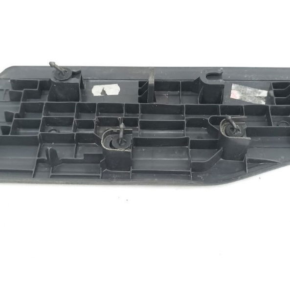 Soleira Porta Traseira Esquerda Volkswagen Amarok 2011