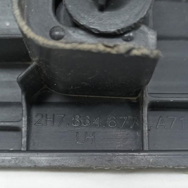 Soleira Porta Traseira Esquerda Volkswagen Amarok 2011