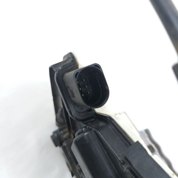 Fechadura Porta Traseira Esquerda Volkswagen Amarok 2011