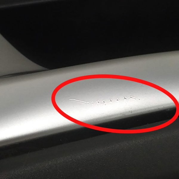 Maçaneta Interna Traseira Esquerda Amarok 2011 Detalhe