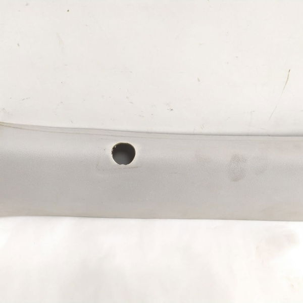 Acabamento Coluna Direita Parabrisa Amarok 2011 Detalhe