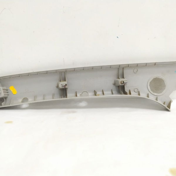 Acabamento Coluna Direita Parabrisa Amarok 2011 Detalhe