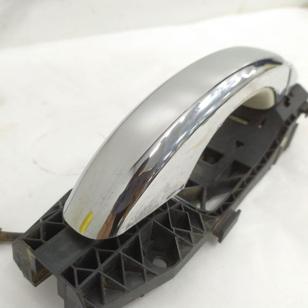Maçaneta Externa Traseira Direita Vw Amarok 2011 Detalhe