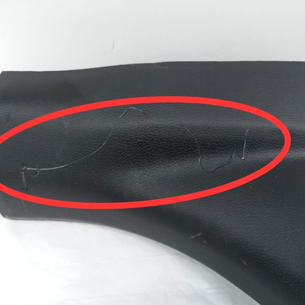 Soleira Traseira Esquerda Com Detalhe Jeep Renegade 