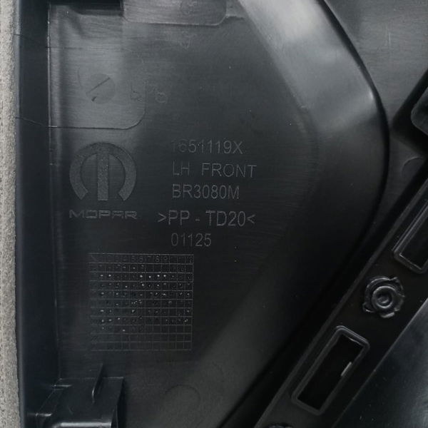 Porta Dianteira Esquerda Jeep Renegade 2022-1651119x