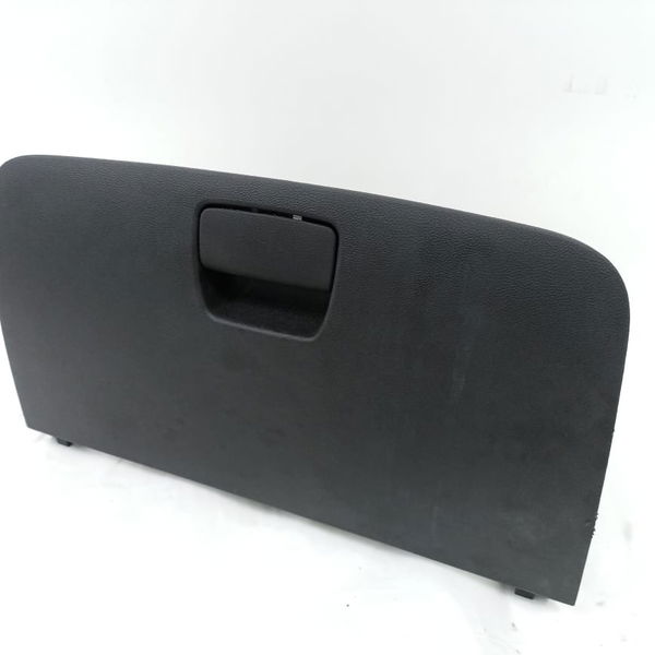 Porta Luvas Gm Tracker Lt 2017 Detalhe