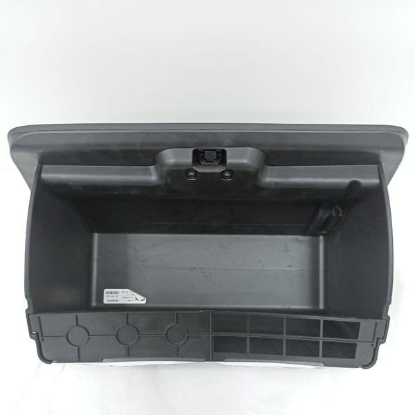 Porta Luvas Gm Tracker Lt 2017 Detalhe