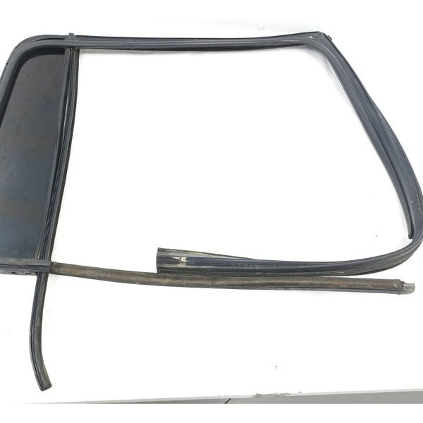 Vidro Fixo Porta Traseira Esquerda Vw Amarok 2011