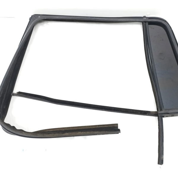 Vidro Fixo Porta Traseira Esquerda Vw Amarok 2011