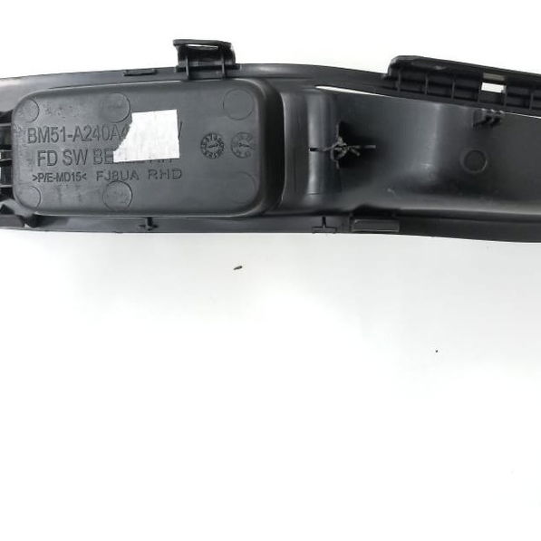 Moldura Botão Vidro Porta Dianteira Direita Ford Focus 2017