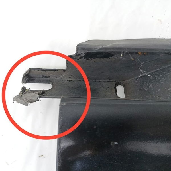 Acabamento Spoiler Lateral Direito Vw Amarok 2011