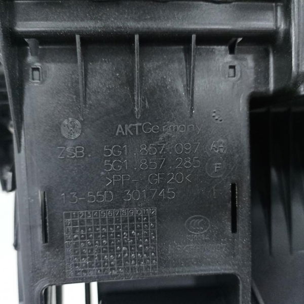 Suporte Porta Luvas Vw Golf Gti 2019 Detalhe 5g1857097