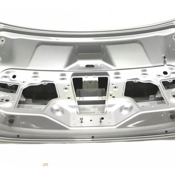 Tampa Traseira Lata Vw Jetta Gli 2020 Detalhe
