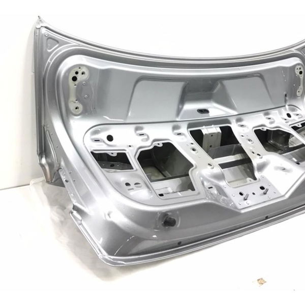 Tampa Traseira Lata Vw Jetta Gli 2020 Detalhe